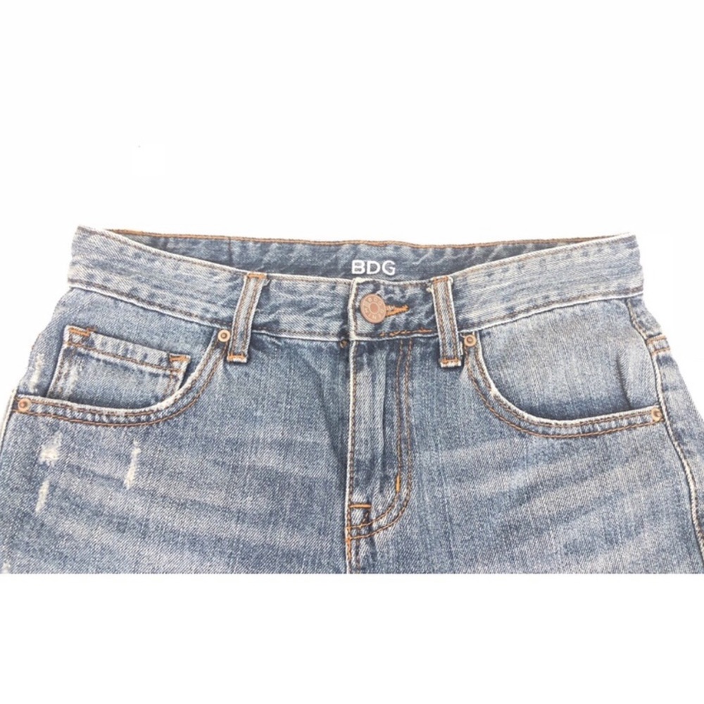 BDG Mid Rise Freja Denim Shorts - Picture 2 of 6